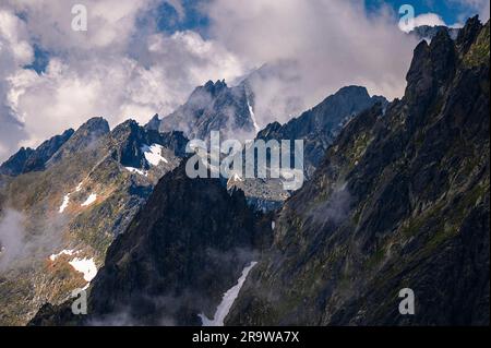 Un paysage de montagne exceptionnel des Hautes Tatras. Vue depuis le col de Lomnicka. Banque D'Images