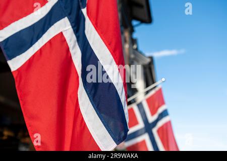 Drapeau national de la Norvège dans la ville de Tromso - photo de stock Banque D'Images