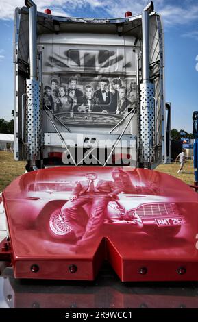 Peinture HGV. Tableaux et travaux d'art de la cabine de tracteur de transport Banque D'Images