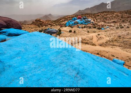 Tafraout l'Atlas anti et le canyon d'ait Mansour. Roches peintes Banque D'Images