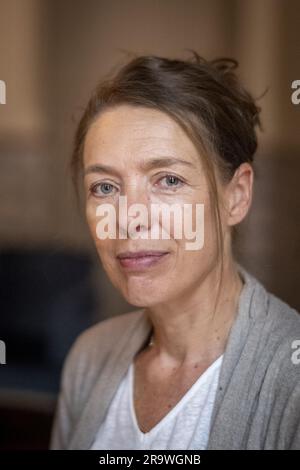 GRONINGEN - Susan Haut de la page lors de la présentation de l'accord-cadre et de la division de portefeuille associée de l'exécutif provincial de Groningen dans la maison provinciale. ANP JILMER POSTMA pays-bas sortie - belgique sortie Banque D'Images