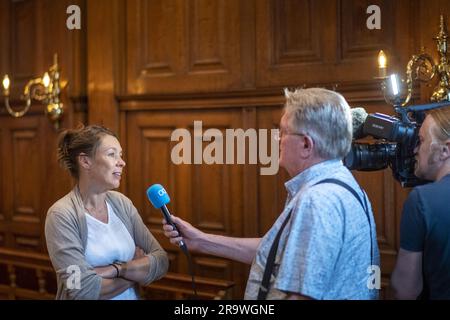 GRONINGEN - Susan Haut de la page lors de la présentation de l'accord-cadre et de la répartition du portefeuille connexe par l'exécutif provincial de Groningen dans la maison provinciale. ANP JILMER POSTMA pays-bas sortie - belgique sortie Banque D'Images