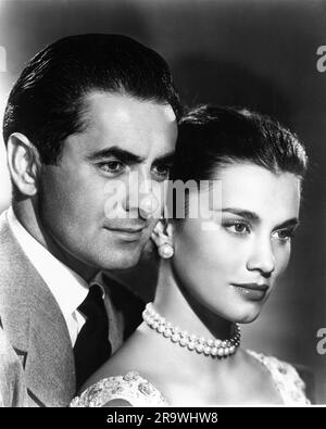 TYRONE POWER et sa femme de 2nd LINDA CHRISTIAN vers 1949 Portrait de la publicité pour le renard du XXe siècle Banque D'Images