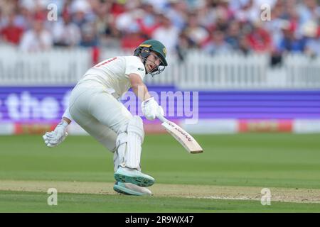 Pat Cummings d'Australie effectue trois courses pendant le LV= Insurance Ashes Test Series deuxième jour de test 2 Angleterre contre Australie à Lords, Londres, Royaume-Uni, 29th juin 2023 (photo de Mark Cosgrove/News Images) Banque D'Images