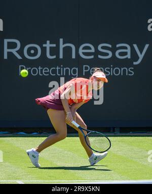Kamilla Rakhimova (RUS) jouant son premier match de qualification au premier jour de l'internationale Rothesay, Eastbourne 24th juin 2023. Elle a perdu t Banque D'Images