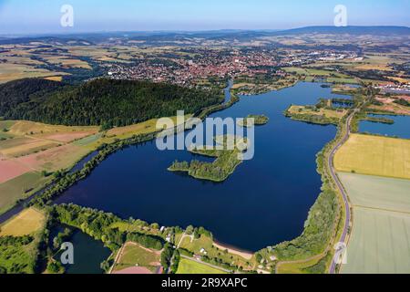 Vue aérienne sur Werratalsee, au-dessous de la rive est avec plage de baignade, dans la ville du quartier arrière Eschwege, Werra-Meissner Kreis, North Hesse, Hesse Banque D'Images