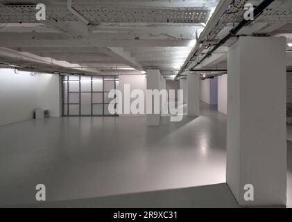 Studio intermédiaire. Victoria House Basement, Londres, Royaume-Uni. Architecte: na , 2021. Banque D'Images