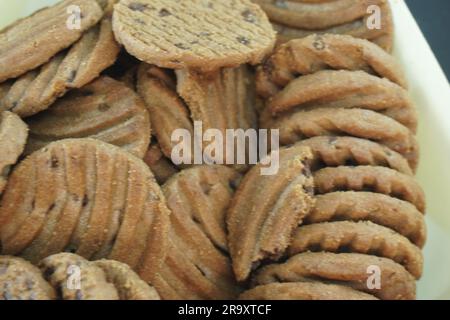 Vue en gros plan des biscuits ou biscuits aux pépites de chocolat. Mise au point sélective Banque D'Images