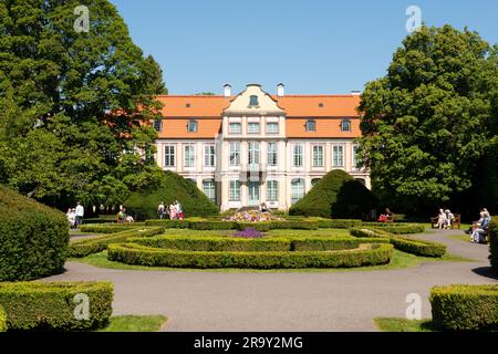 Jardins publics du Département d'Art moderne, du Musée national de Gdansk dans le parc Oliwa, Gdansk, Pologne Banque D'Images