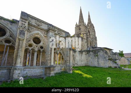 Cloître de l'Abbaye de Saint Jean des Vignes sur la commune de Soissons dans le département français de l'Aisne en Picardie Banque D'Images