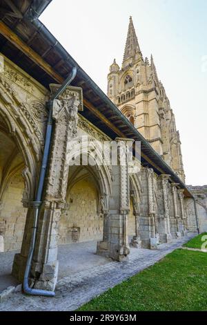 Galerie du cloître de l'Abbaye de Saint Jean des Vignes sur la commune de Soissons dans le département français de l'Aisne en Picardie Banque D'Images