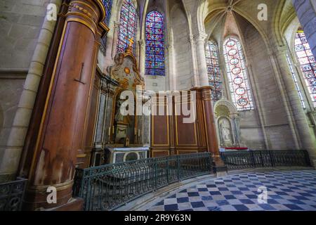 Ambulatoire de la basilique-cathédrale de Soissons, dédiée à Saint Gervais et Saint Protais dans le département français de l'Aisne en Picardie - médiévale ro Banque D'Images