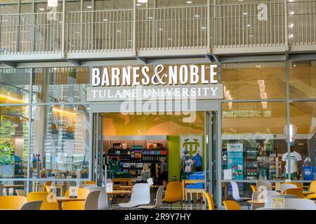 NEW ORLEANS, LA, États-Unis - 23 JUIN 2023 : librairie Barnes and Noble dans la zone commune de l'Université Tulane Banque D'Images