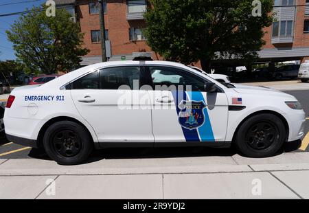 Stone Harbour, NJ - 25 mai 2023 : voiture de police de Stone Harbour garée en ville Banque D'Images