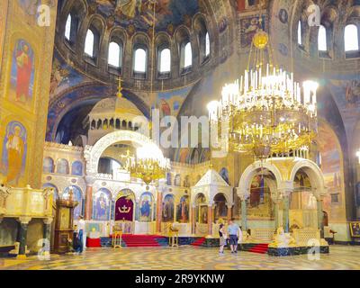 Intérieur de St. Cathédrale Alexander Nevsky, St. Place Alexandre Nevsky, Centre ville, Sofia, République de Bulgarie Banque D'Images