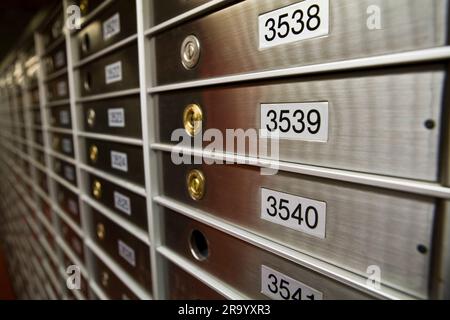 Close-up de coffres fort dans une rangée Banque D'Images