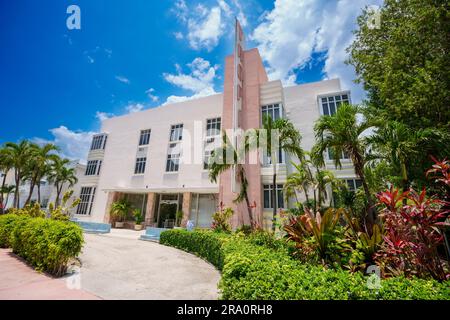 Miami Beach, FL, Etats-Unis - 29 juin 2023: Photo Tropics Hôtel et auberge Banque D'Images