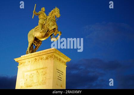 Statue équestre de Felipe IV, Plaza de Oriente, Palacio Real, Palais Royal, Madrid, Espagne Banque D'Images