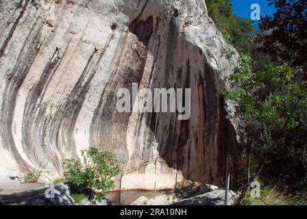 Marmitte del Gianti, affleurements rocheux, aciéries glaciaires, Torbole sul Garda, Trento, Trentin-Haut-Adige, Tyrol du Sud, Italie Banque D'Images