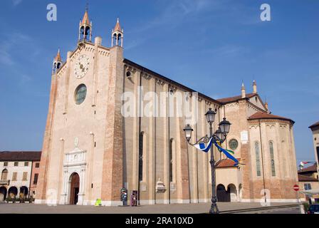 Cathédrale Santa Maria, Piazza Vittorio Emanuele II, Montagnana, Vénétie, Italie, Venise, Vénétie Banque D'Images