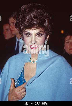 Gina Lollobrigida, italienische Sauspielerin, BEI der Eröffnung des Euro Disney Resort à Paris, Frankreich 1992. Banque D'Images