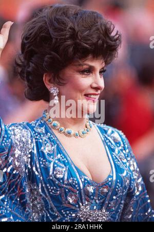 Gina Lollobrigida, italienische Sauspielerin, BEI der Eröffnung des Euro Disney Resort à Paris, Frankreich 1992. Banque D'Images