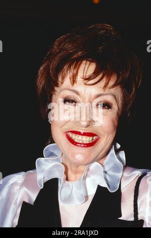 Showstar Caterina Valente, italienisch-französische Sängerin, Entertainerin, Tänzerin und Sauspielerin, Portrait, Allemagne, vers 1990. Banque D'Images