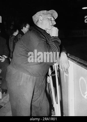 DAS Berliner Original 'Krücke', bürgerlich Reinhold Habisch, zu seinem 70. Geburtstag, Berlin, Allemagne 1959. Banque D'Images