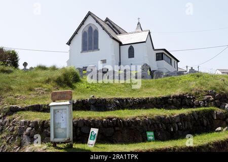 On y voit la quintessence de Cornish Cottage, située au calme dans le village de Coverack. Banque D'Images