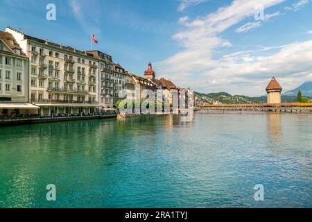 La vieille ville de Lucerne avec la chapelle de la mariée sur la Ruess, en Suisse Banque D'Images