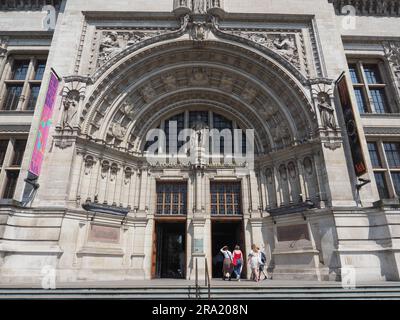 LONDRES, Royaume-Uni - 09 JUIN 2023 : musée Victoria et Albert Banque D'Images