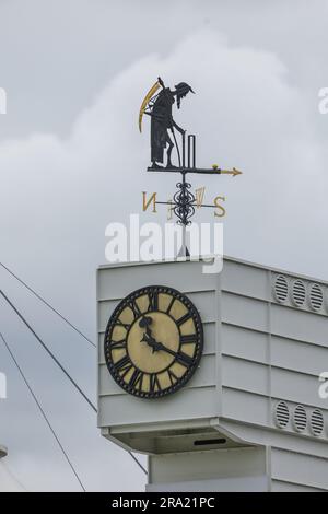 La girouette sur la tour de l'horloge pendant le LV= Insurance Ashes Test Series second Test Day 3 Angleterre / Australie à Lords, Londres, Royaume-Uni, 30th juin 2023 (photo de Mark Cosgrove/News Images) Banque D'Images