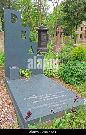 Dead - Patrick & Janet Nathan-Caulfield 1938-2020, 1936-2005 peintre et graveur Banque D'Images