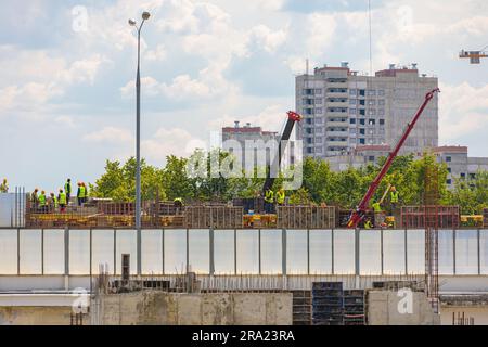 Moscou, Russie. 30 juin 2023. Construction d'un centre de transport, d'une gare ferroviaire Banque D'Images