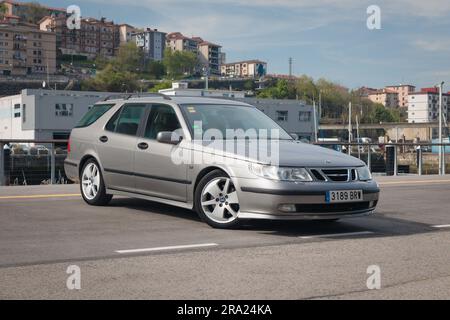 PASAIA, ESPAGNE-21 AVRIL 2021 : Saab 9-5 Aero wagon (première facelift), première génération YS3E Banque D'Images