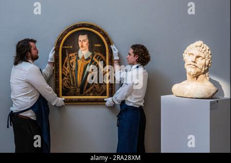 Londres, Royaume-Uni. 30th juin 2023. Sir William Segar, Portrait de Sir Robert Deveraux, est £100 000-150 000 - Un aperçu de Sotheby's Old Masters Evening Auction à Londres. Crédit : Guy Bell/Alay Live News Banque D'Images