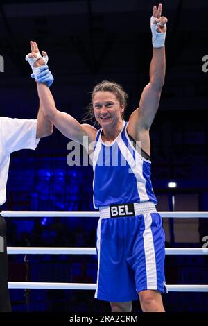 Cracovie, Pologne. 30th juin 2023. L'athlète de boxeur Oshin Derieuw célèbre après avoir remporté un combat en demi-finale lors de la compétition de boxe féminine -66kg aux Jeux européens de Cracovie, en Pologne, le vendredi 30 juin 2023. Les Jeux européens de 3rd, officieusement connus sous le nom de Cracovie-Malopolska 2023, sont des manifestations sportives internationales prévues du 21 juin au 02 juillet 2023 à Cracovie et à Malopolska, en Pologne. BELGA PHOTO LAURIE DIEFFEMBACQ crédit: Belga News Agency/Alay Live News Banque D'Images