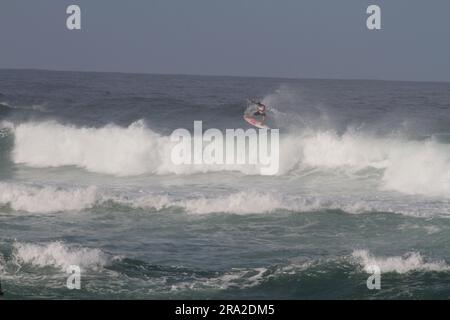Saquarema, Brésil. 30th juin 2023. Samuel Pupo(BRA), ce vendredi(30) pendant le Vivo Rio Pro Saquarema 2023 jambe brésilienne de la World Surf League (WSL) Championnat du monde de surf, tenu à Itaúna Beach à Saquarema, RJ. Crédit: Luiz Gomes/FotoArena/Alay Live News Banque D'Images
