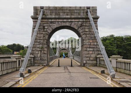 Tournez le Tide – Donna Newman - Eden-Designs sur le pont suspendu de Wellington. L'une des œuvres d'art sur le Big Hop Trail Aberdeen Scotland juin 2023 Banque D'Images