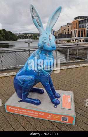 Tournez le Tide – Donna Newman - Eden-Designs sur le pont suspendu de Wellington. L'une des œuvres d'art sur le Big Hop Trail Aberdeen Scotland juin 2023 Banque D'Images