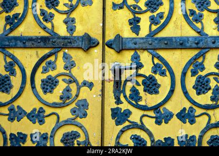 France, territoire de Belfort, Rechesy, église Saint-Jean-Baptiste du 19th siècle, porte latérale Banque D'Images