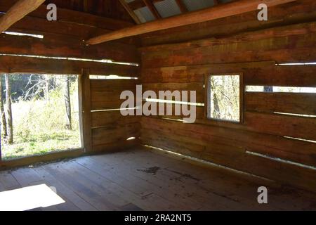 Le chalet Thomas Brown a été construit dans les années 1800 quand la terre a été domontée par Thomas et Jane Brown. Il est situé à Falling Spring. Banque D'Images