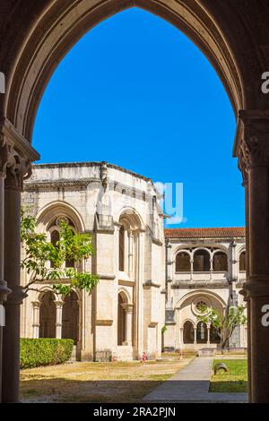 Portugal, région centrale, Alcobaça, Santa Maria du monastère d'Alcobaça fondé au 12th siècle par le roi Alfonso I, chef-d'œuvre de l'art gothique cistercien et site classé au patrimoine mondial de l'UNESCO, Cloister Dom Dinis ou Cloister of Silence Banque D'Images