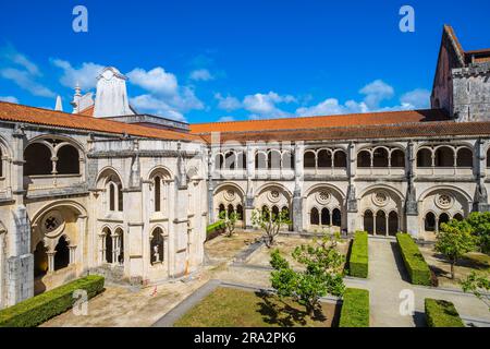 Portugal, région centrale, Alcobaça, Santa Maria du monastère d'Alcobaça fondé au 12th siècle par le roi Alfonso I, chef-d'œuvre de l'art gothique cistercien et site classé au patrimoine mondial de l'UNESCO, Cloister Dom Dinis ou Cloister of Silence Banque D'Images