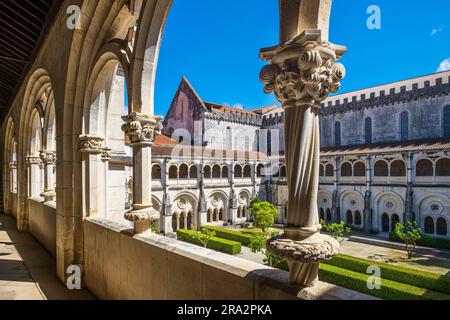 Portugal, région centrale, Alcobaça, Santa Maria du monastère d'Alcobaça fondé au 12th siècle par le roi Alfonso I, chef-d'œuvre de l'art gothique cistercien et site classé au patrimoine mondial de l'UNESCO, Cloister Dom Dinis ou Cloister of Silence Banque D'Images