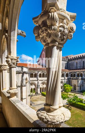 Portugal, région centrale, Alcobaça, Santa Maria du monastère d'Alcobaça fondé au 12th siècle par le roi Alfonso I, chef-d'œuvre de l'art gothique cistercien et site classé au patrimoine mondial de l'UNESCO, Cloister Dom Dinis ou Cloister of Silence Banque D'Images