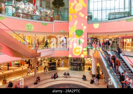 France, hauts de Seine, la Défense, quartier des affaires, centre commercial Westfield les 4 temps Banque D'Images