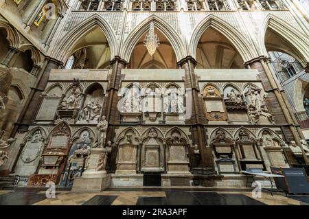 Intérieur de l'abbaye de Westminster, église historique et attraction majeure de Londres. Visitez les cloîtres, la chapelle de la Dame Henri VII et les tombes ou les monarques. Banque D'Images