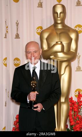 Hollywood, États-Unis. 30th juin 2023. Alan Arkin, acteur lauréat d'un Oscar, est décédé chez lui à Carlsbad, en Californie, à l'âge de 89 ans sur 30 juin 2023. 25 février 2007 Hollywood, env. Alan Arkin 79th Prix annuels de l'Académie au Kodak Theatre © Lisa OConnor/AFF-USA.com crédit : AFF/Alamy Live News Banque D'Images