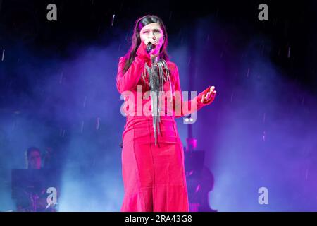 L'auteur-compositeur italien Elisa Toffoli, comme le sait Elisa Stage name lors de ses spectacles en direct à Arena di Verona pour sa nuit intime - deux nuits Banque D'Images